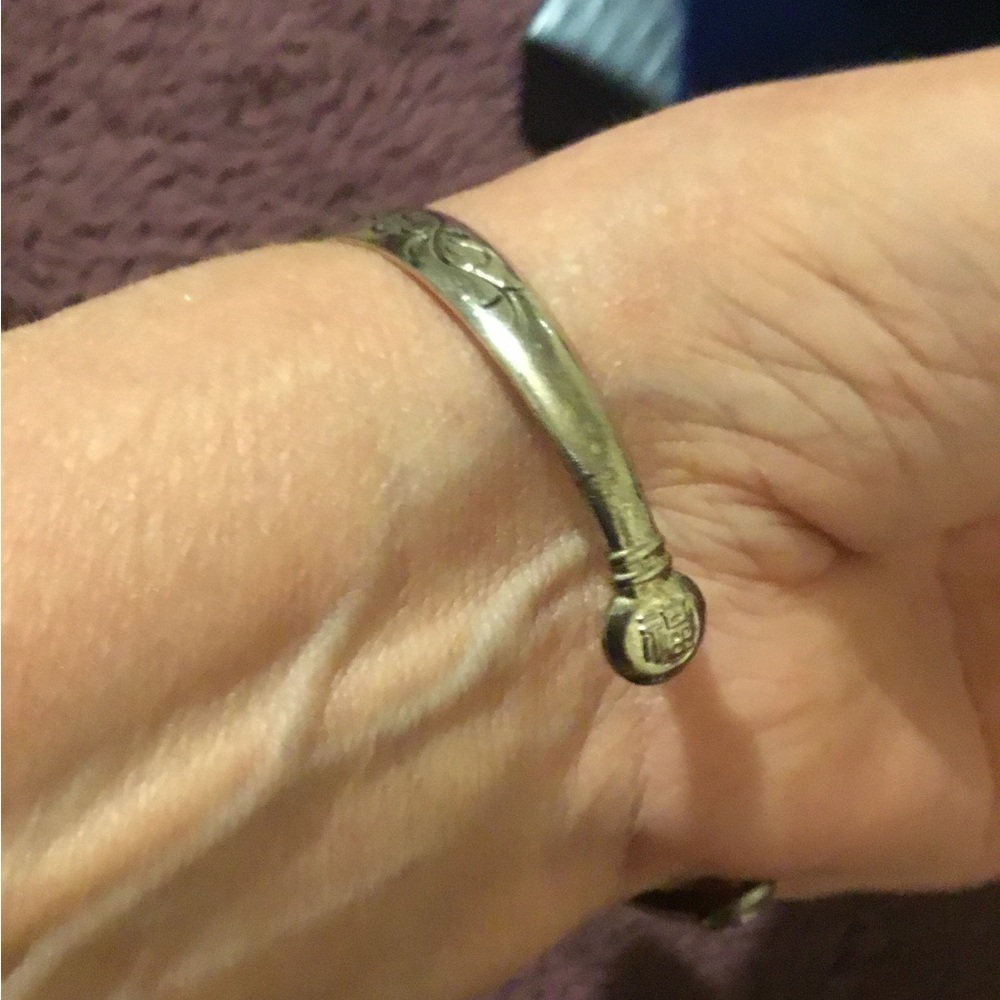 Vintage Solid Sterling Silver Etched Floral Cuff Bracelet - Picture 6 of 11